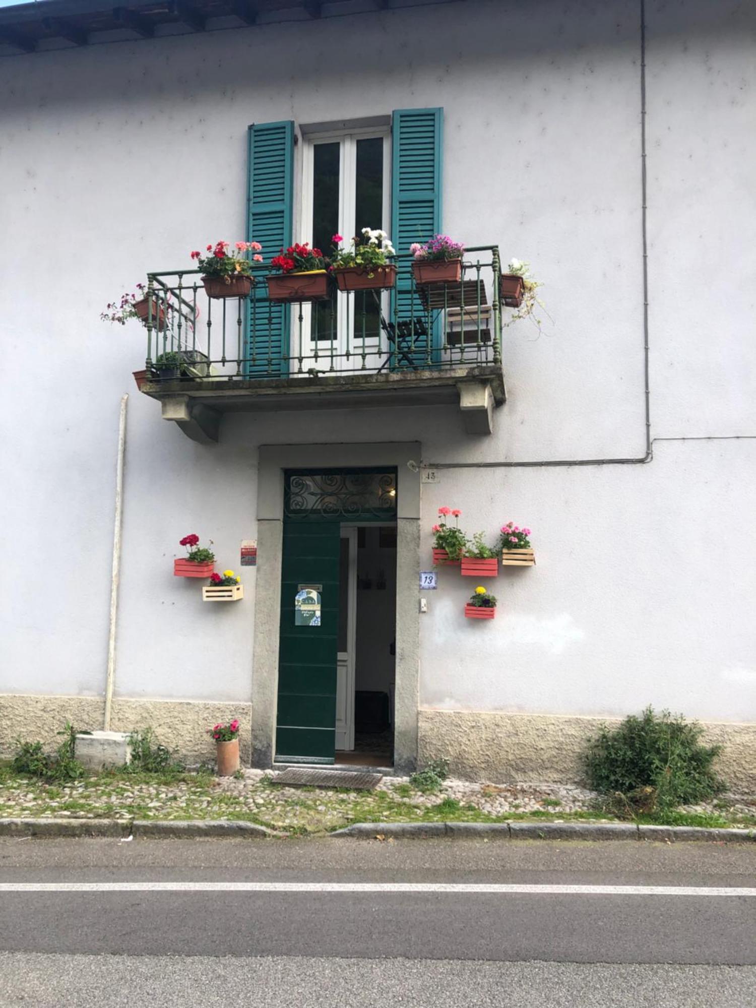 Casa Ortensia Blu Maslianico Exterior photo